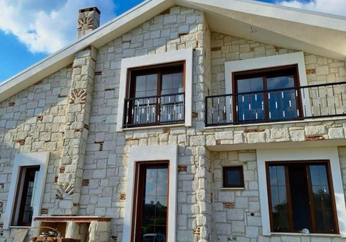 Kültür Taşı mı, Doğal Taş mı? Hangisi Sizin İçin Uygun?